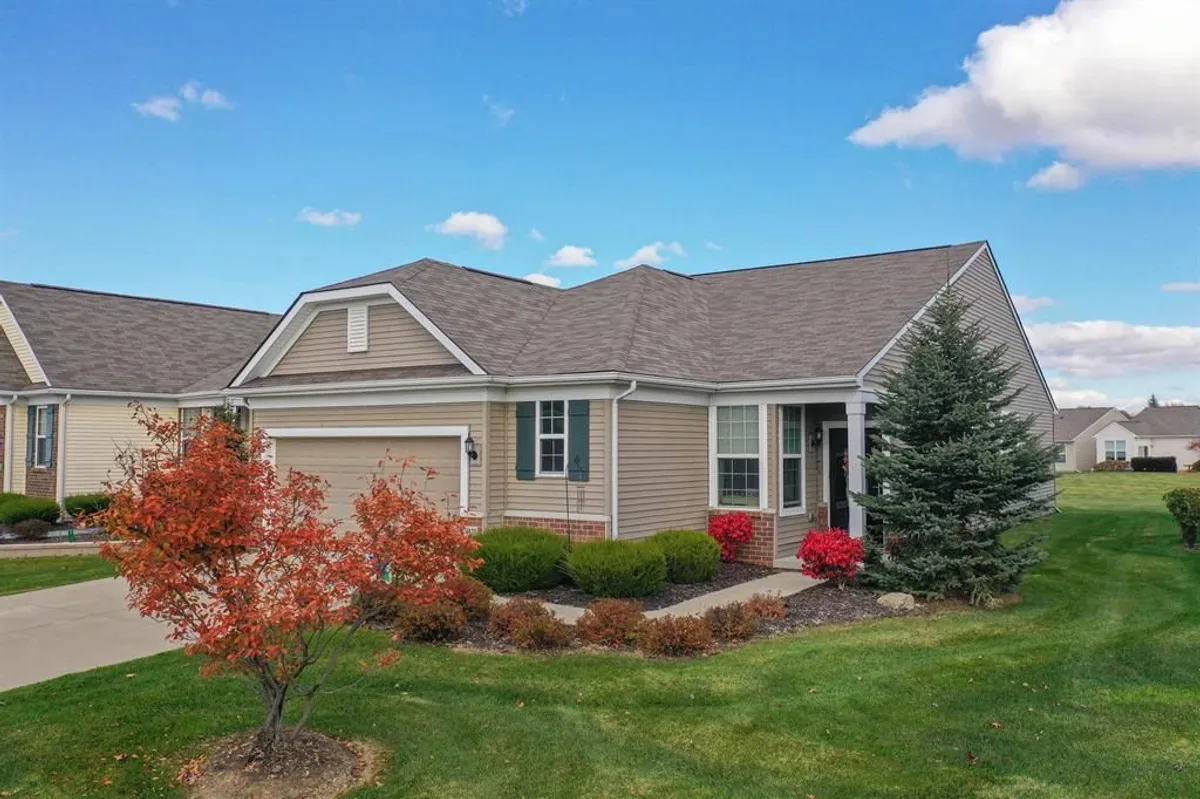 Property Slideshow image 1 of 60 | 9411 saint andrews dr, Grand Blanc, MI, 48439