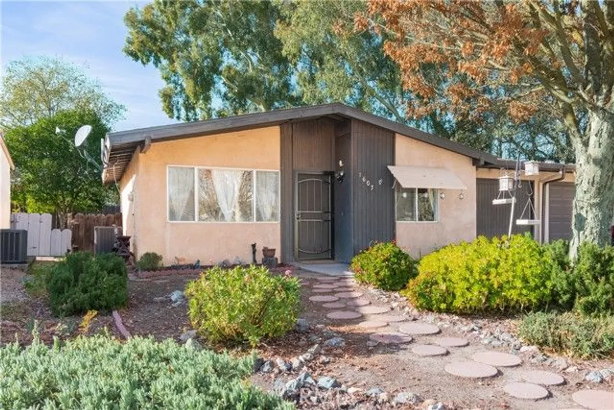 Property Slideshow image 1 of 20 | 1607 westfield rd, Paso Robles, CA, 93446