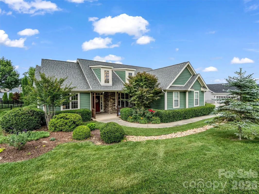 Property Slideshow image 1 of 48 | 17 black iron ln, Hendersonville, NC, 28792