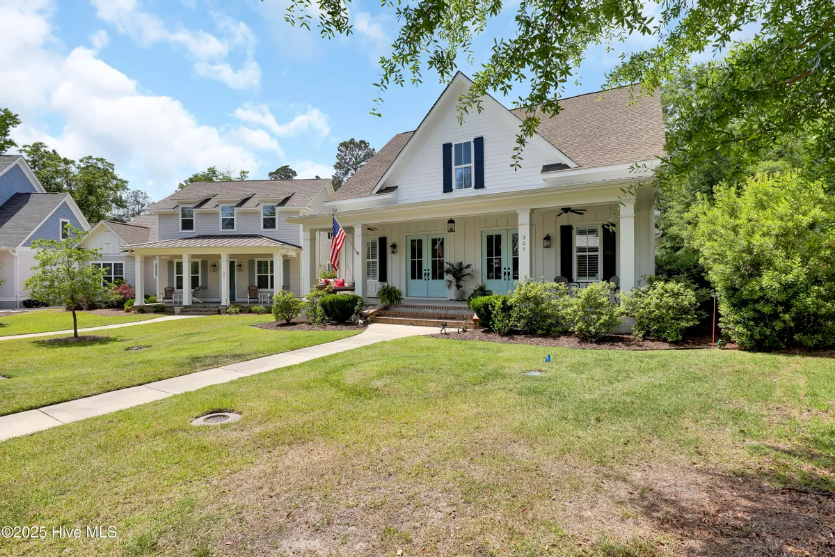 Property Slideshow image 1 of 49 | 321 jenoa dr, Castle Hayne, NC, 28429