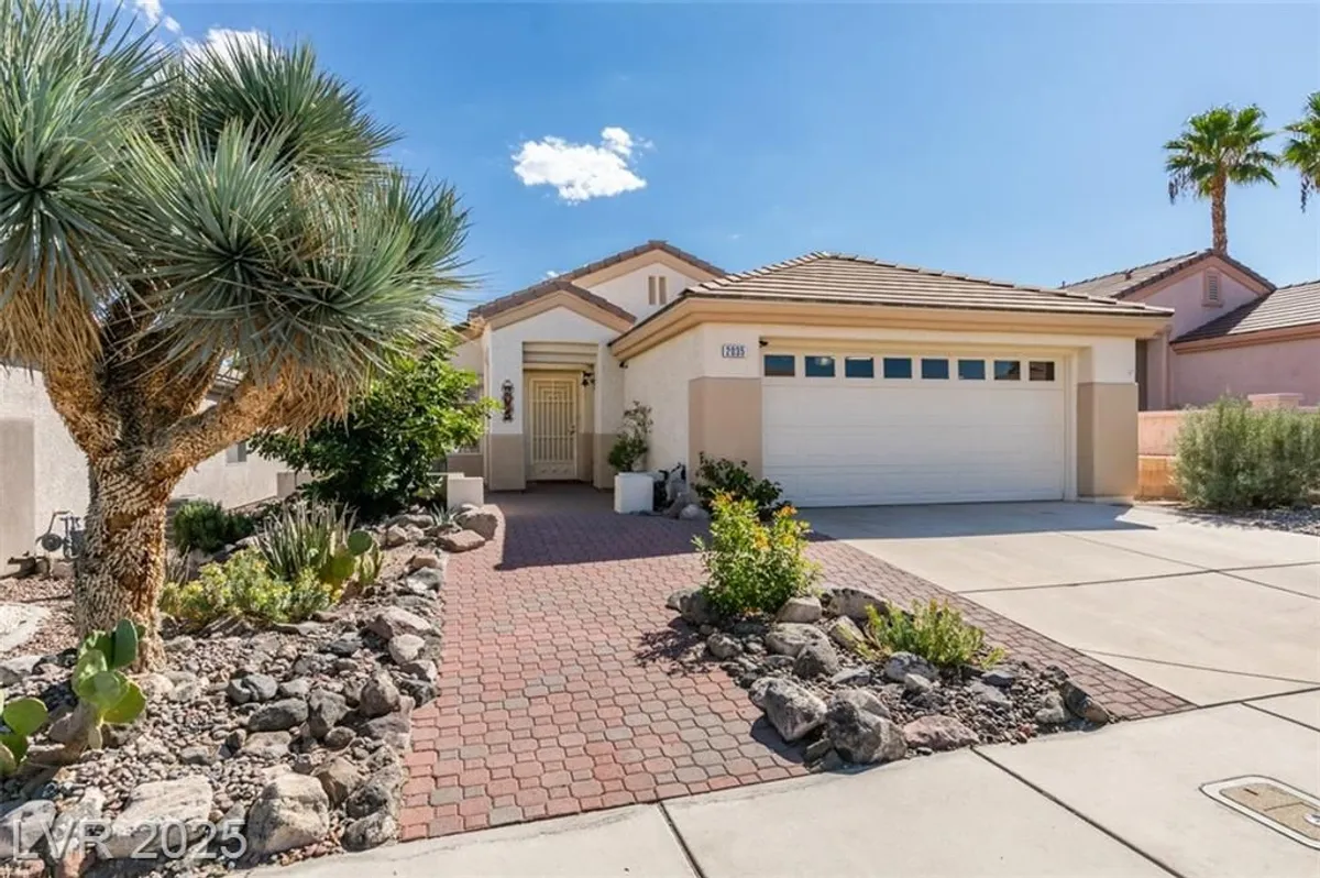 Property Slideshow image 1 of 30 | 2035 poppywood ave, Henderson, NV, 89012