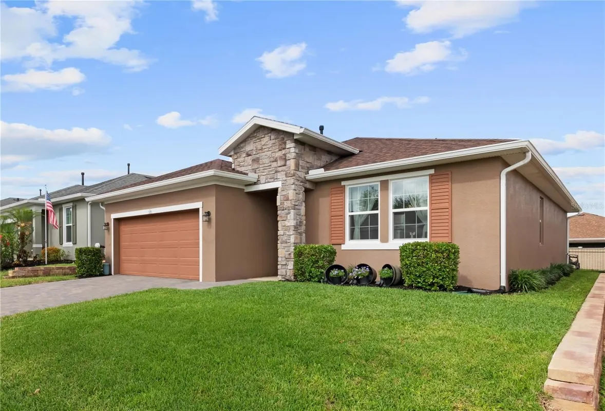 Property Slideshow image 1 of 61 | 125 silver maple rd, Groveland, FL, 34736