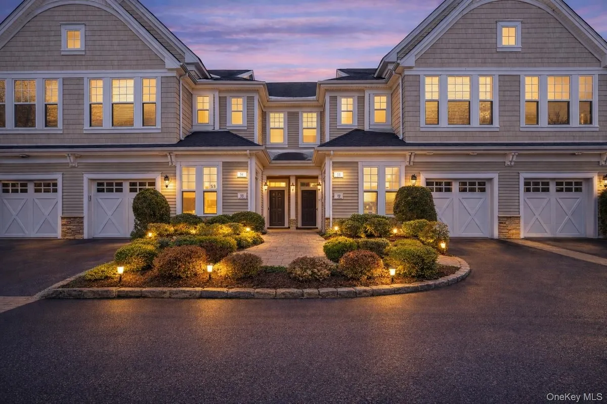 Property Slideshow image 1 of 35 | 51 symphony dr, Lake Grove, NY, 11755