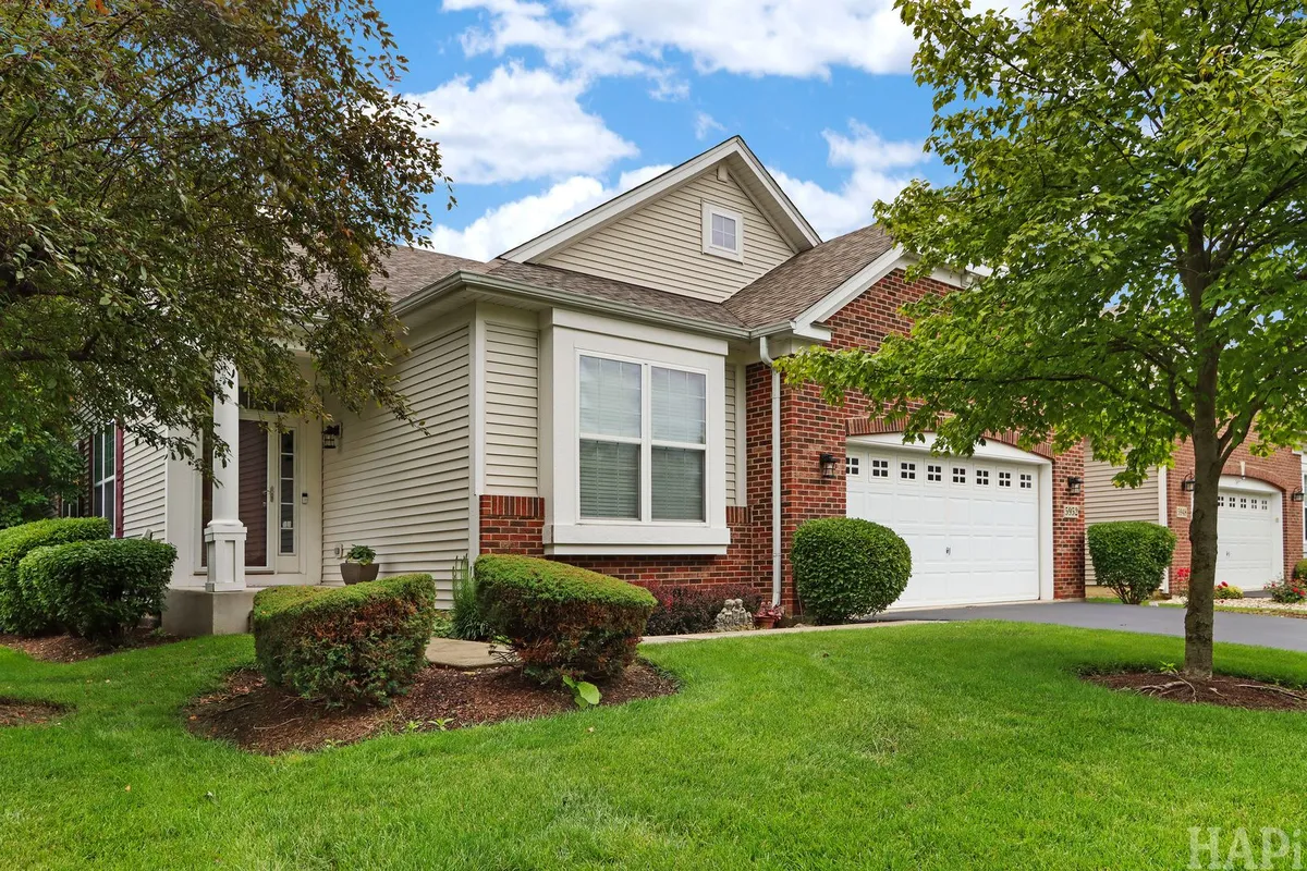 Property Slideshow image 1 of 30 | 5952 leeds rd, Hoffman Estates, IL, 60192