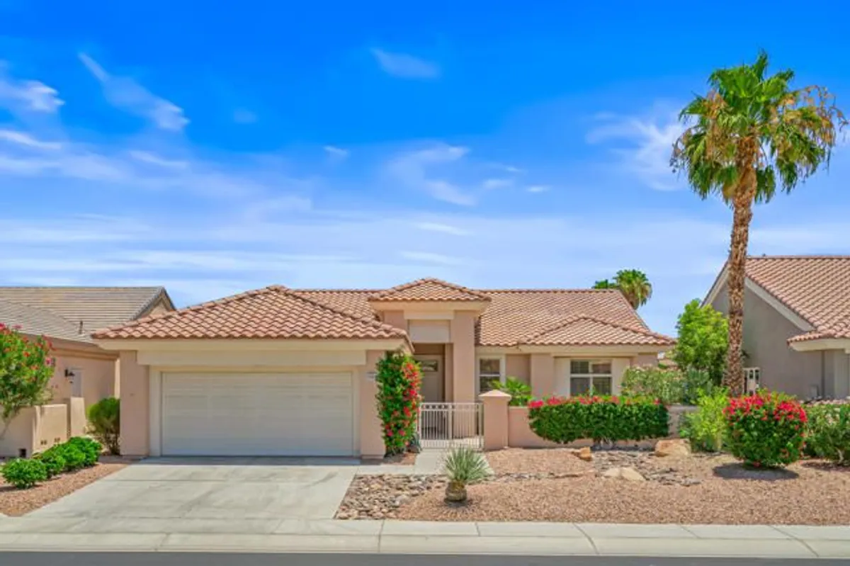 Property Slideshow image 1 of 41 | 37232 pineknoll ave, Palm Desert, CA, 92211