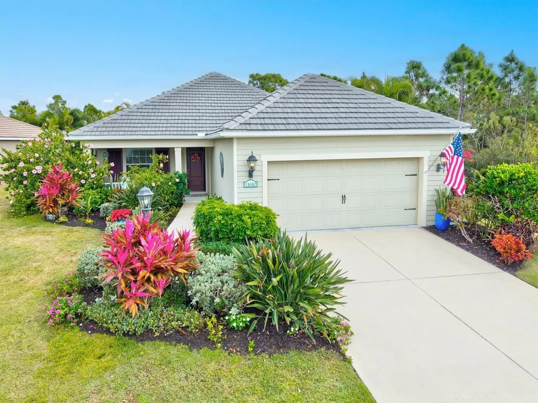 Property Slideshow image 1 of 84 | 11610 marathon cir, Venice, FL, 34293