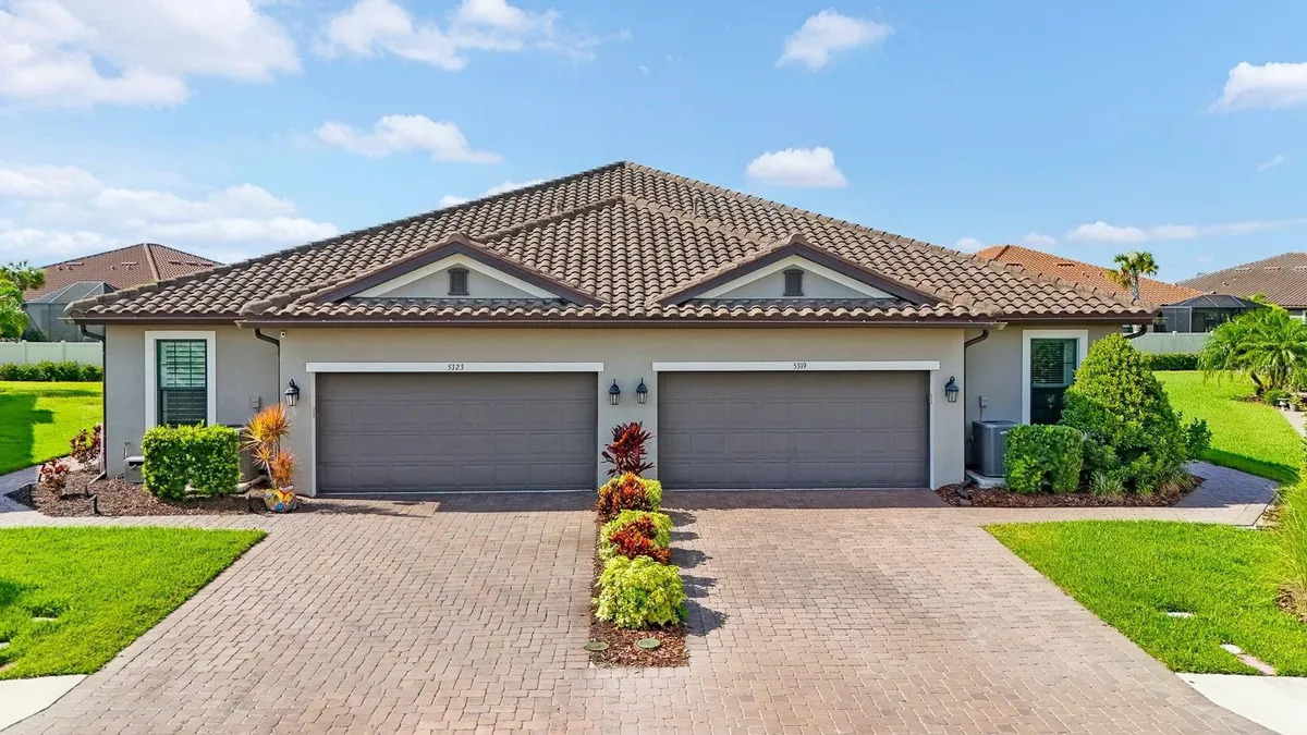 Property Slideshow image 1 of 70 | 5319 taliaferro ct, Palmetto, FL, 34221