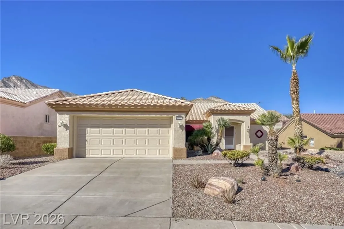 Property Slideshow image 1 of 17 | 2921 faiss dr, Las Vegas, NV, 89134