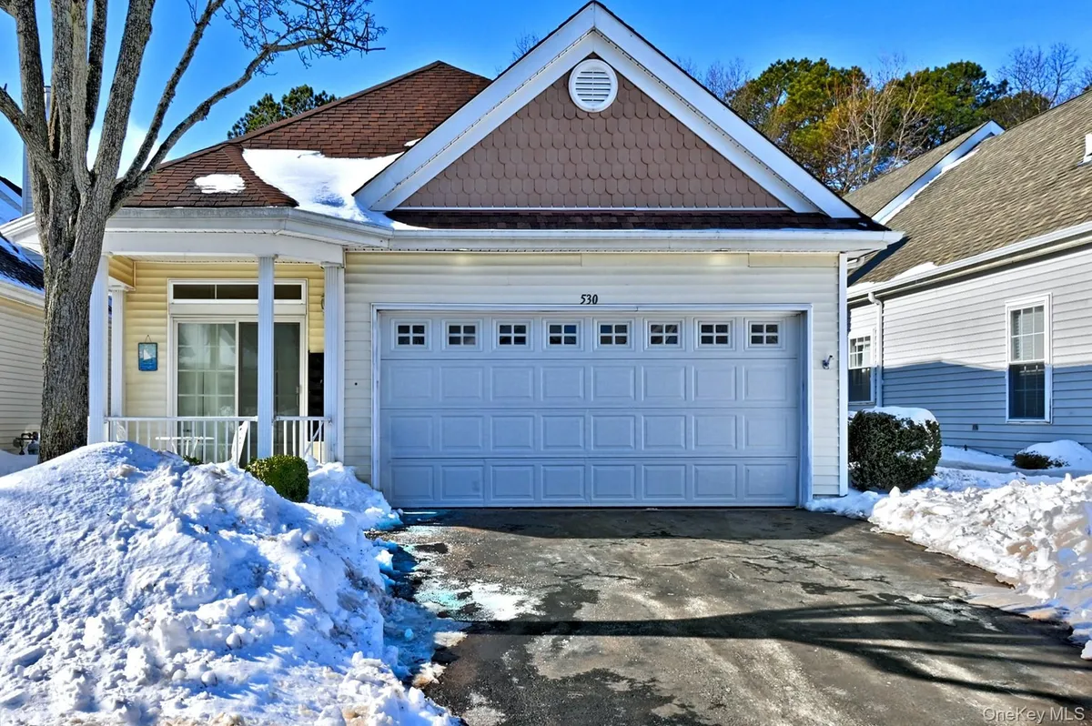 Property Slideshow image 1 of 27 | 530 leisure dr, Brookhaven, NY, 11961