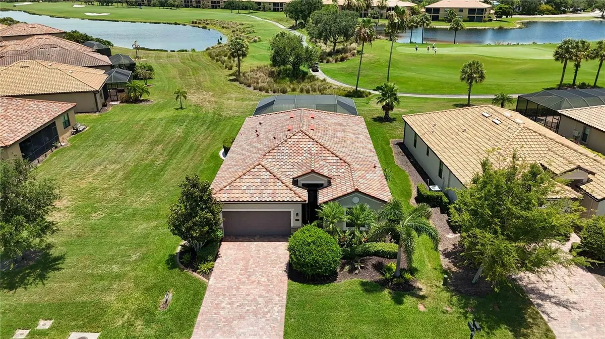 Property Slideshow image 1 of 53 | 6907 quiet creek dr, Bradenton, FL, 34212