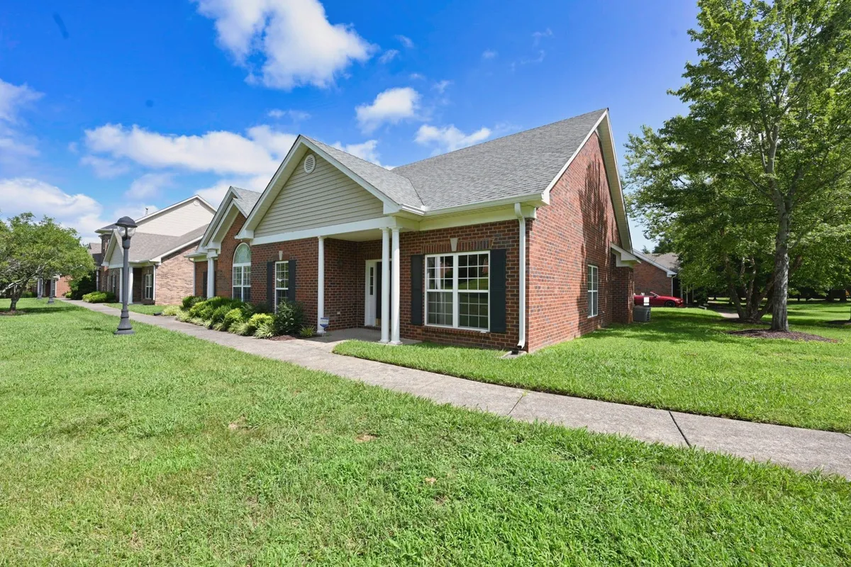 Property Slideshow image 1 of 60 | 5 hosier ct, Lebanon, TN, 37087
