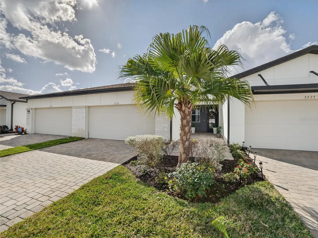 Property Slideshow image 1 of 24 | 3775 maxwell park dr, Sun City Center, FL, 33573