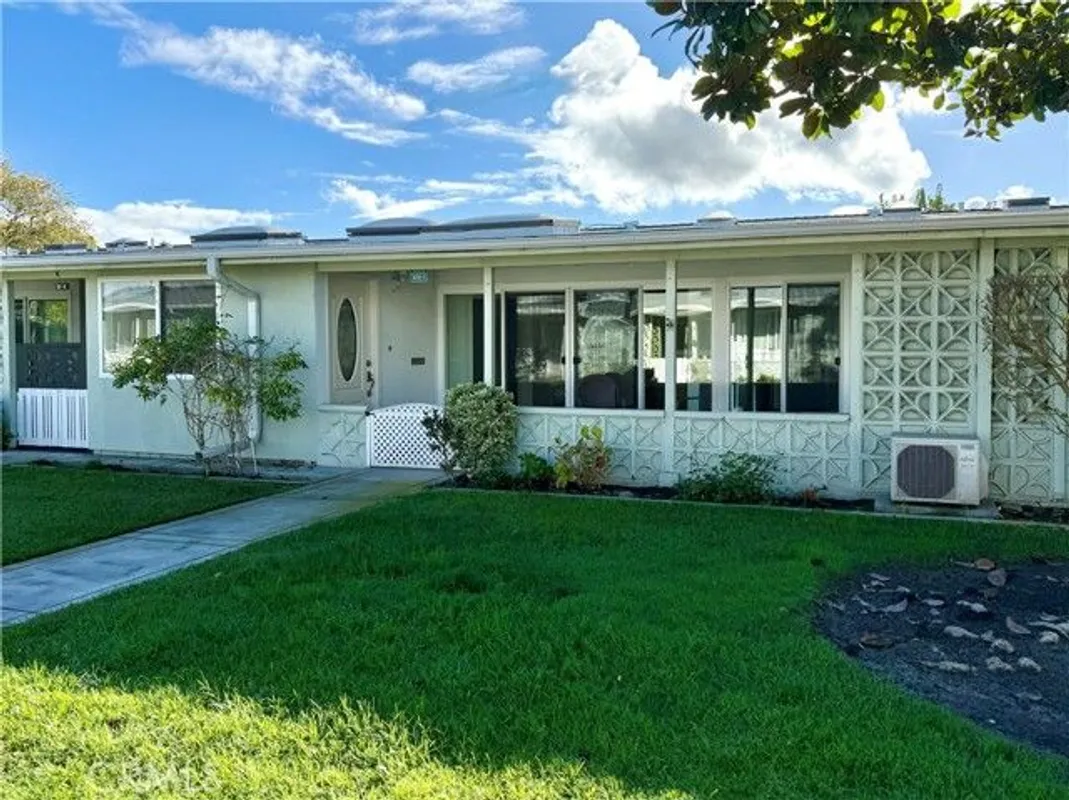 Property Slideshow image 1 of 19 | 13500 wentworth ln unit 121j, Seal Beach, CA, 90740