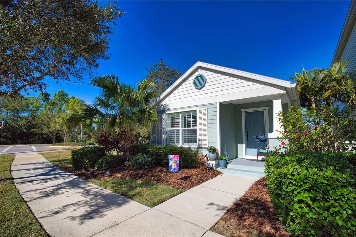 Property Slideshow image 1 of 32 | 12444 shimmering oak cir, Venice, FL, 34293