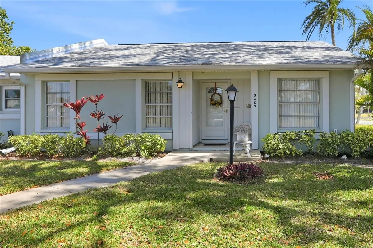 Property Slideshow image 1 of 34 | 3409 37th street ct w # 93, Bradenton, FL, 34205