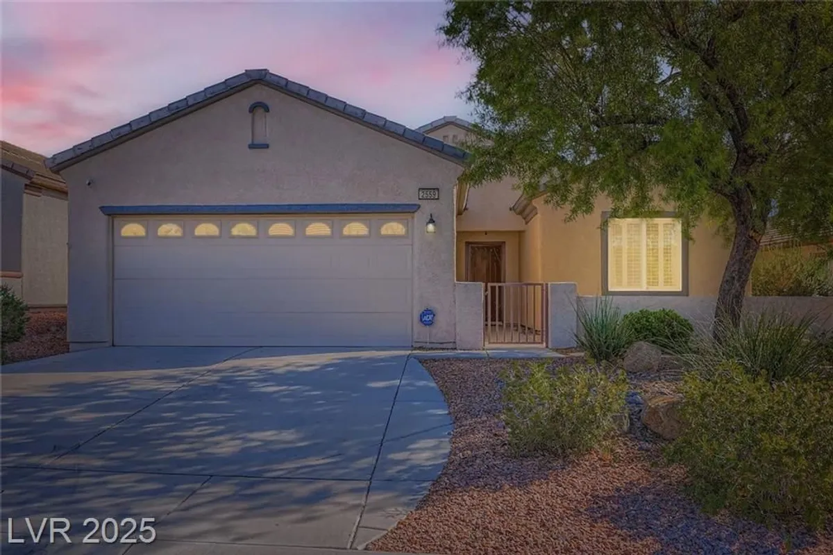 Property Slideshow image 1 of 35 | 2559 moonlight valley ave, Henderson, NV, 89044