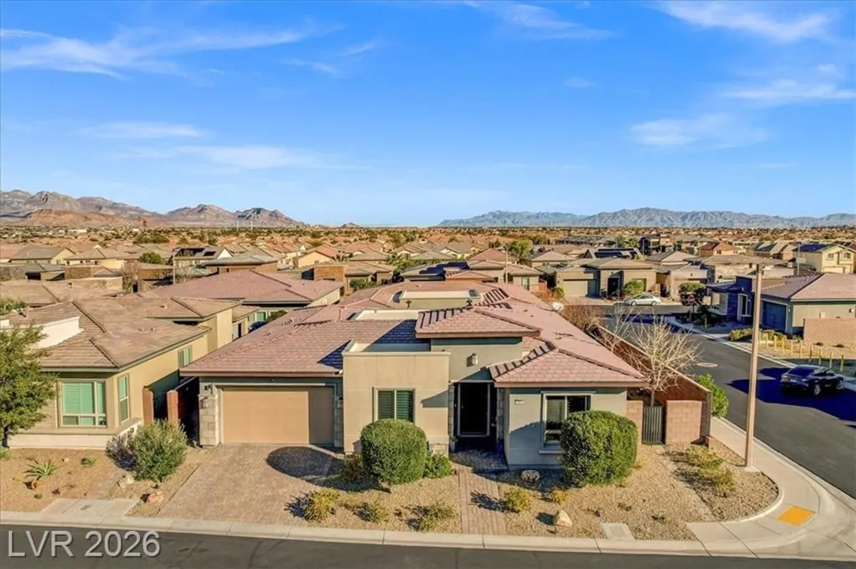 Property Slideshow image 1 of 77 | 9828 iron sky ct ct, Las Vegas, NV, 89148