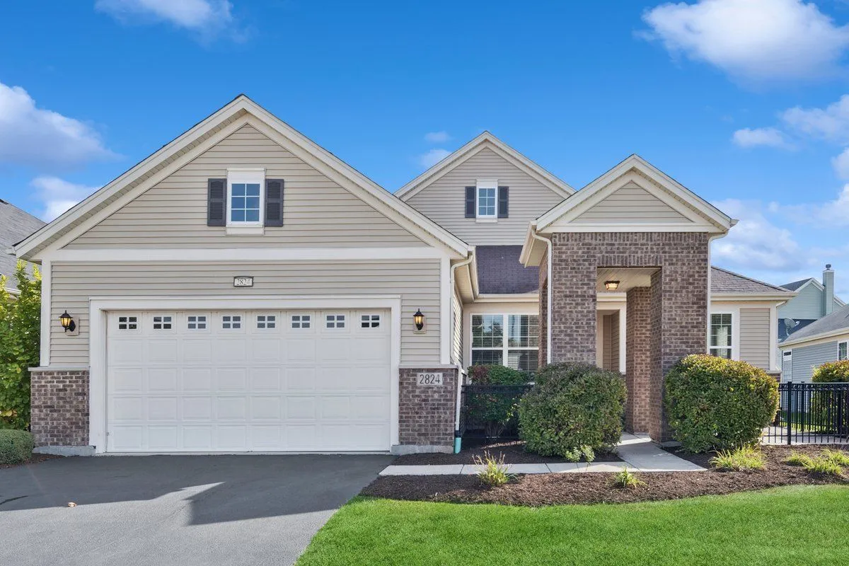 Property Slideshow image 1 of 45 | 2824 chevy chase ln, Naperville, IL, 60564