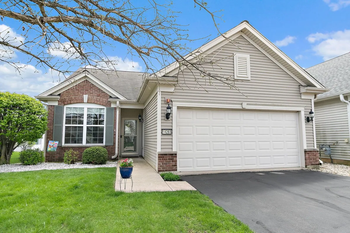 Property Slideshow image 1 of 24 | 14265 flagstaff ct, Huntley, IL, 60142