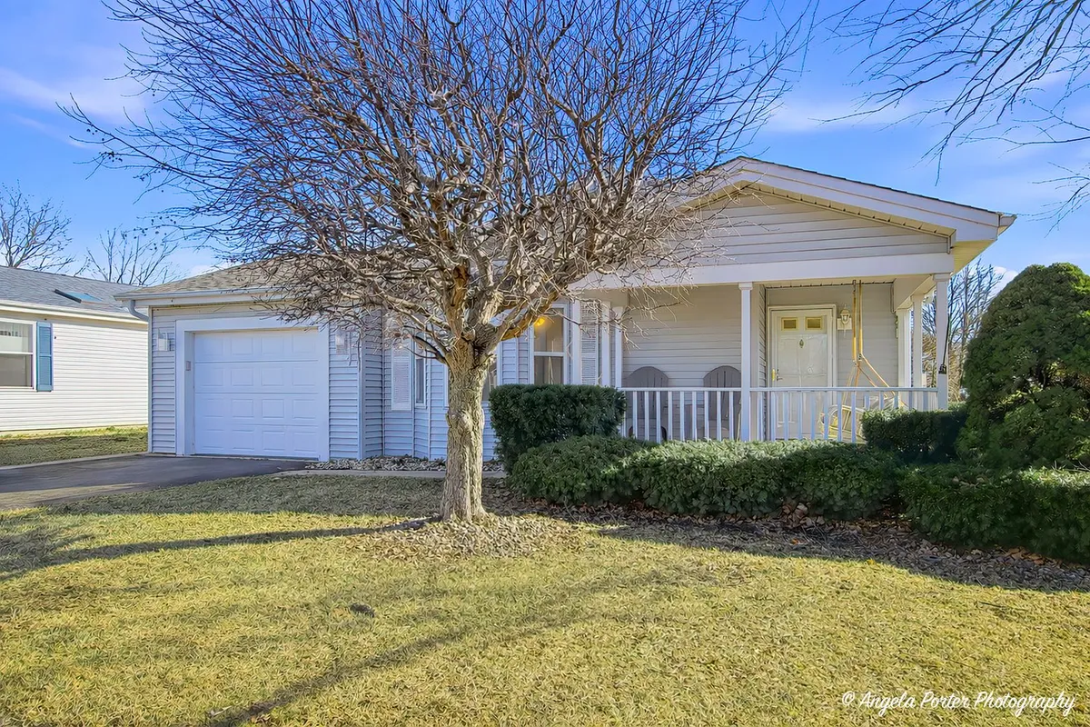 Property Slideshow image 1 of 1 | 509 balmoral ct, Grayslake, IL, 60030