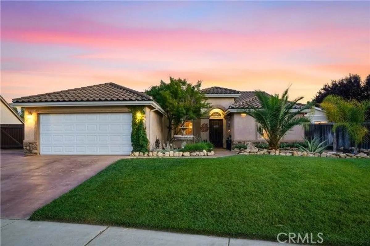 Property Slideshow image 1 of 38 | 2641 vineyard cir, Paso Robles, CA, 93446