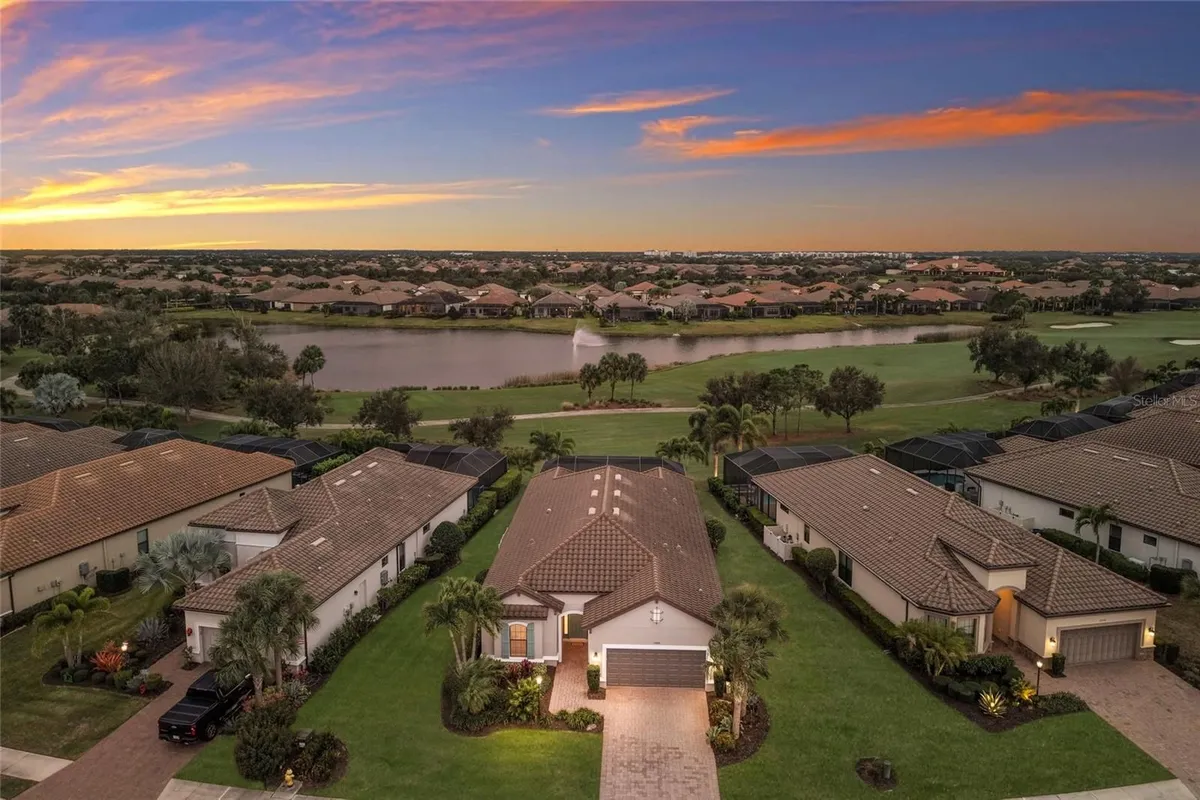 Property Slideshow image 1 of 80 | 13204 sorrento way, Lakewood Ranch, FL, 34211