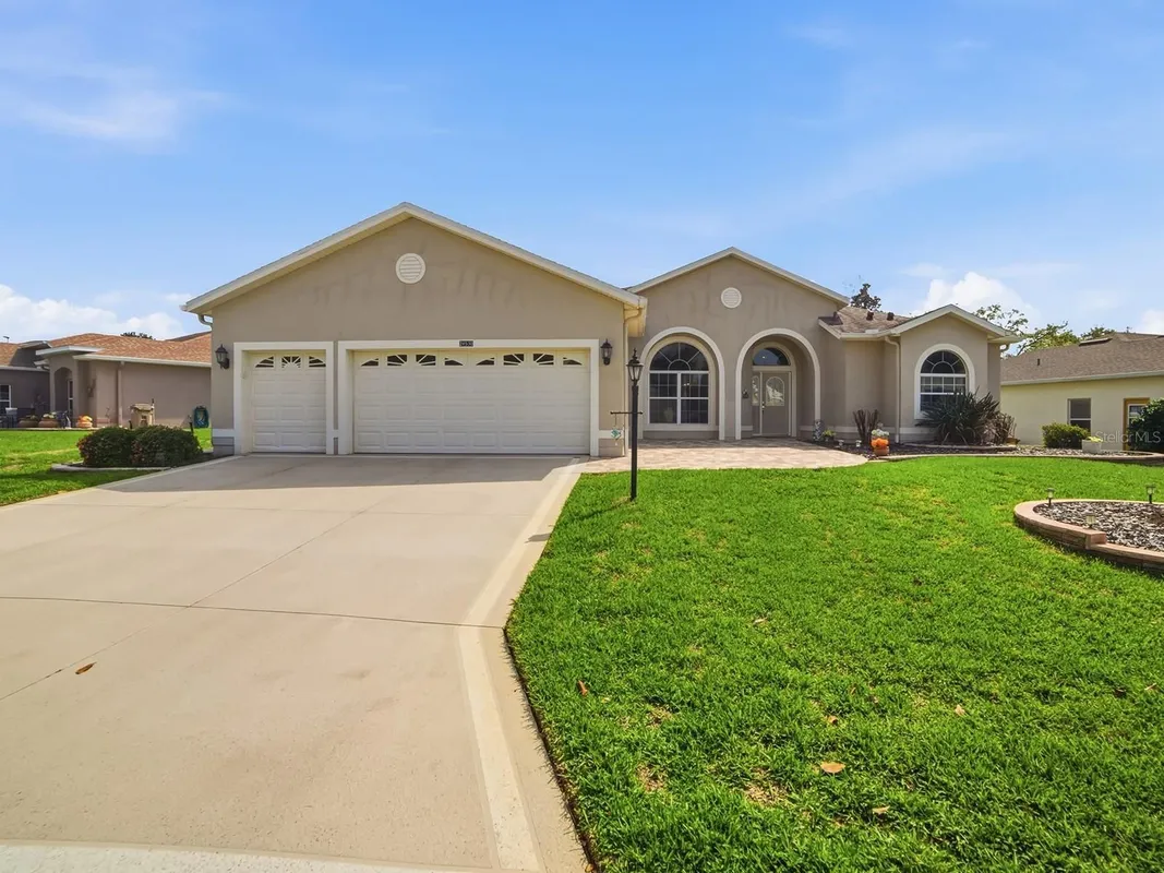 Property Slideshow image 1 of 52 | 24530 parlange ct, Leesburg, FL, 34748