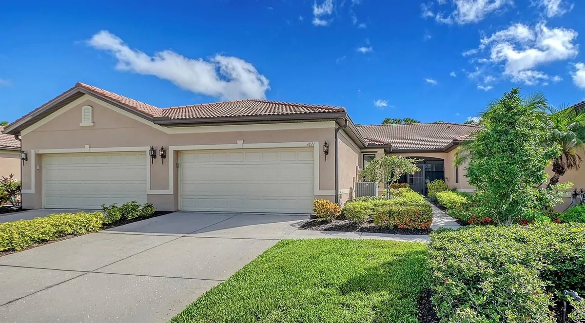 Property Slideshow image 1 of 40 | 1821 batello dr, Venice, FL, 34292