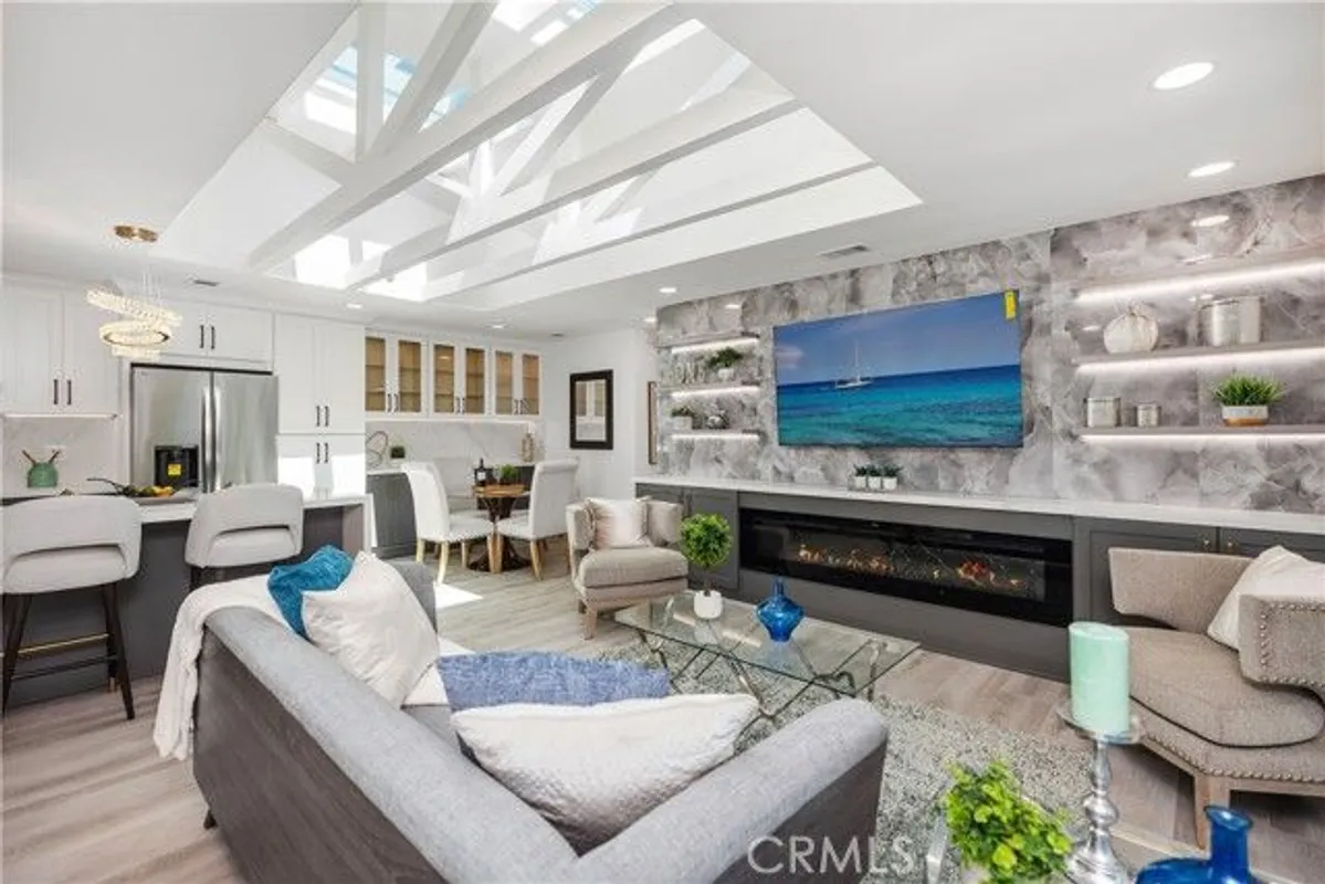 Property Slideshow image 1 of 49 | 2171 via mariposa e unit e n, Laguna Woods, CA, 92637