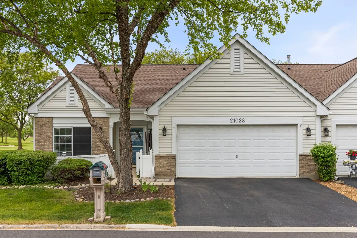 Property Slideshow image 1 of 29 | 21028 w snowberry ln, Plainfield, IL, 60544