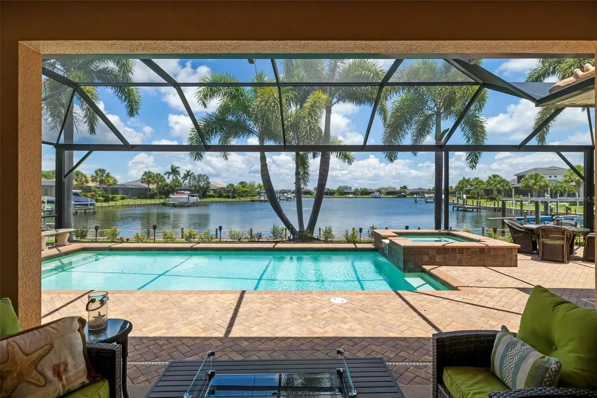 Property Slideshow image 1 of 80 | 5216 lake overlook ave, Bradenton, FL, 34208