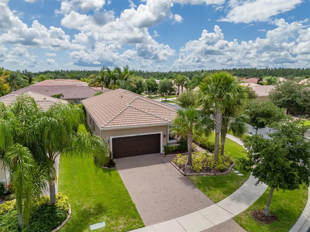 Property Slideshow image 1 of 88 | 4905 sandy glen way, Wimauma, FL, 33598