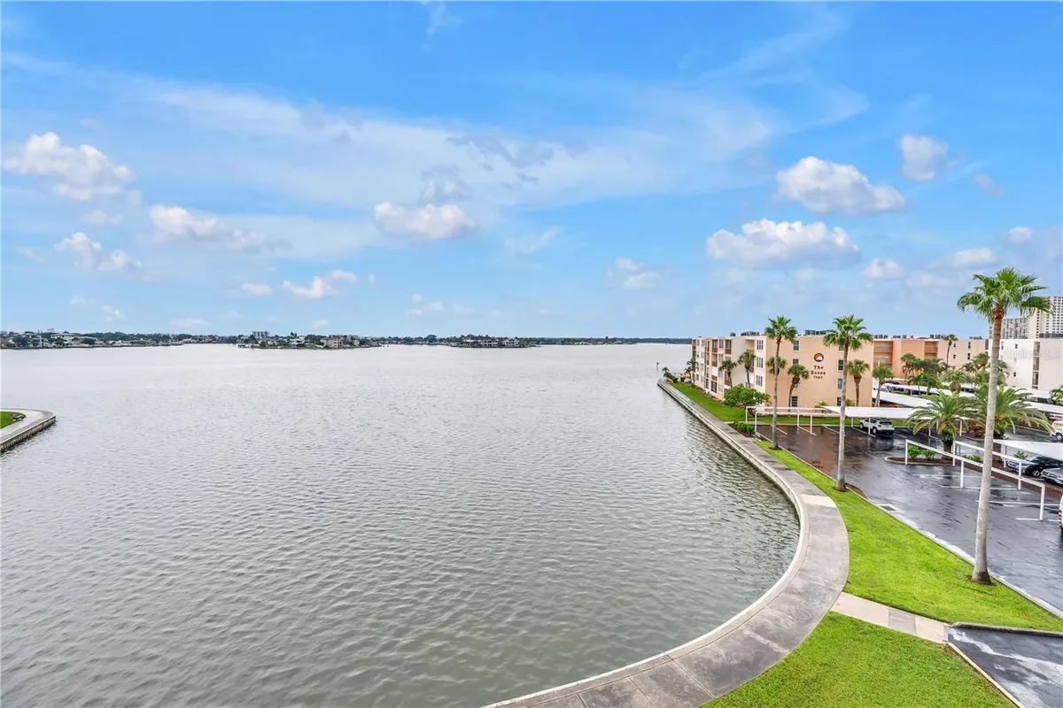 Property Slideshow image 1 of 44 | 7700 sun island dr 401, South Pasadena, FL, 33707