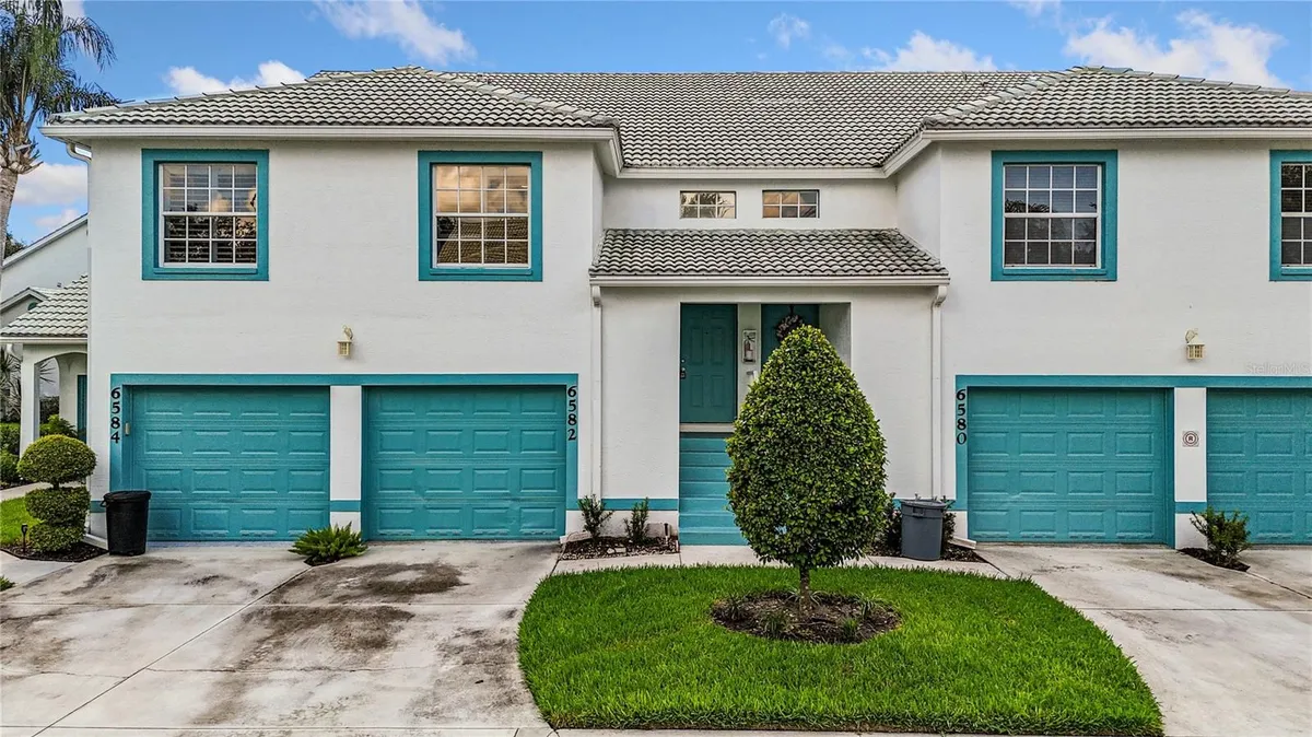 Property Slideshow image 1 of 34 | 6582 fairway gardens dr 6582, Bradenton, FL, 34203