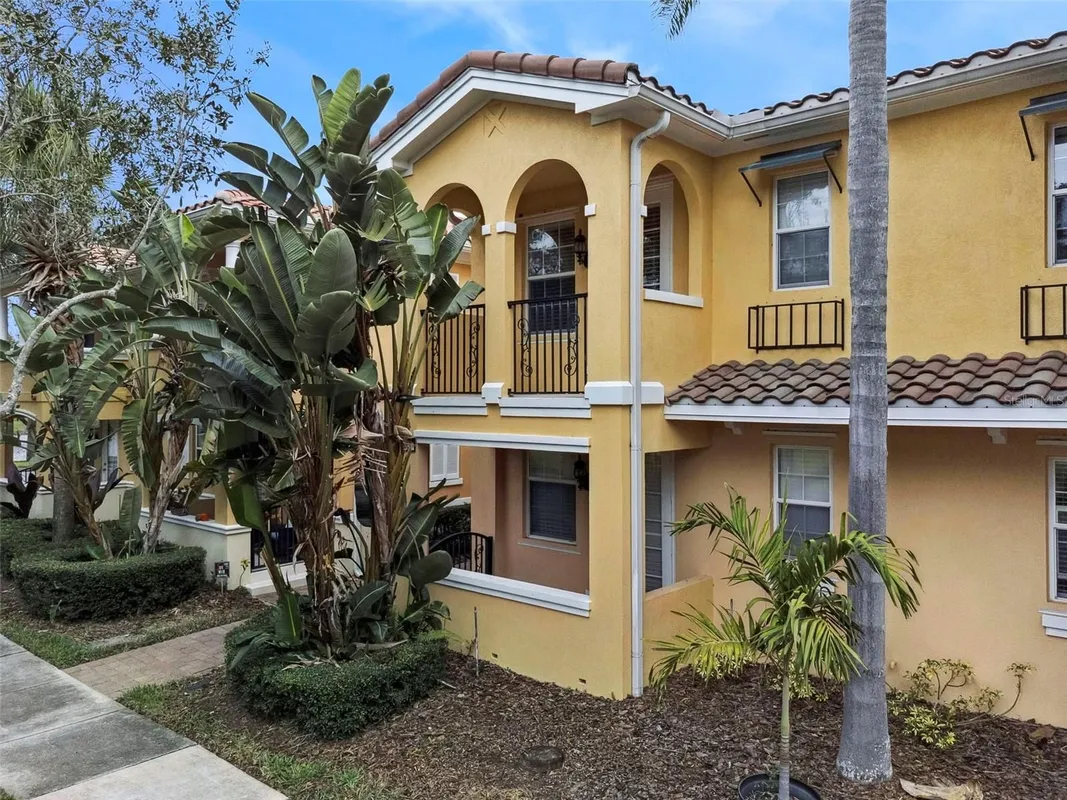 Property Slideshow image 1 of 35 | 11827 james bay dr, Orlando, FL, 32827