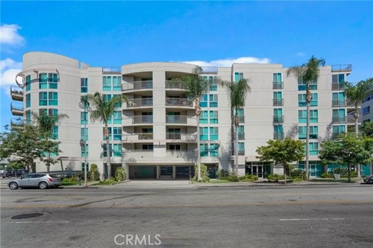 Property Slideshow image 1 of 44 | 267 s san pedro st 217, Los Angeles, CA, 90012