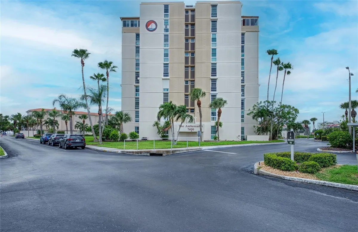 Property Slideshow image 1 of 49 | 7400 sun island dr 709, South Pasadena, FL, 33707