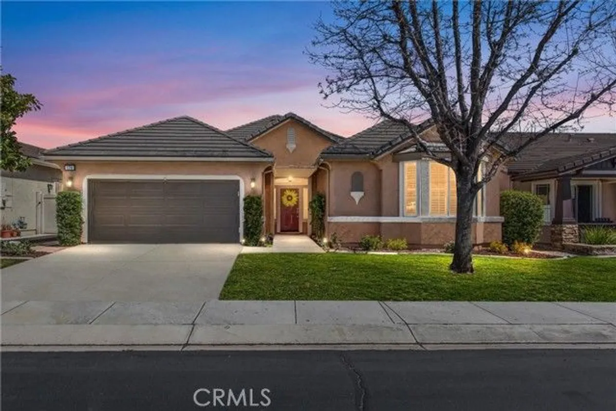 Property Slideshow image 1 of 42 | 174 potter crk, Beaumont, CA, 92223
