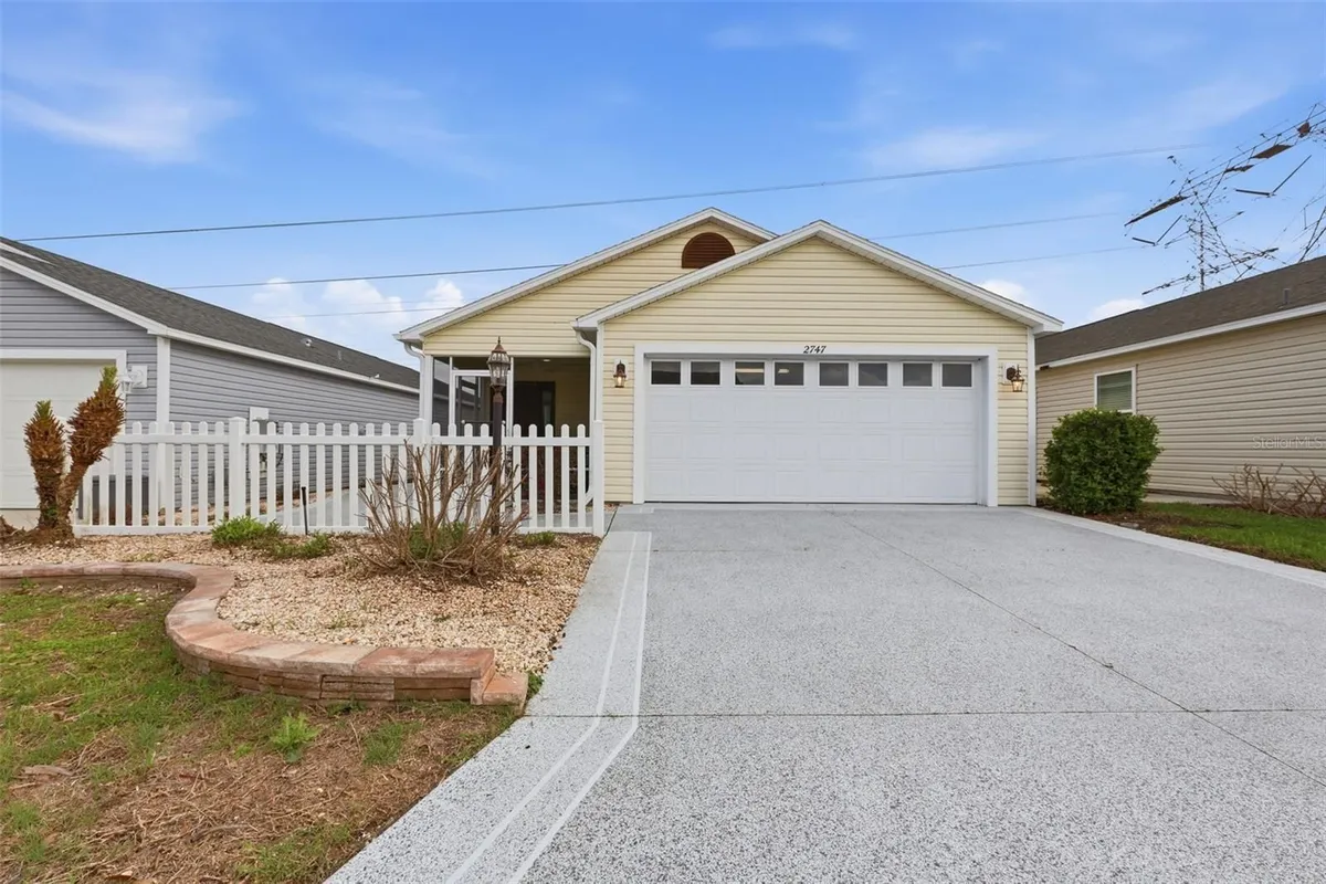 Property Slideshow image 1 of 25 | 2747 dyson loop, The Villages, FL, 32163