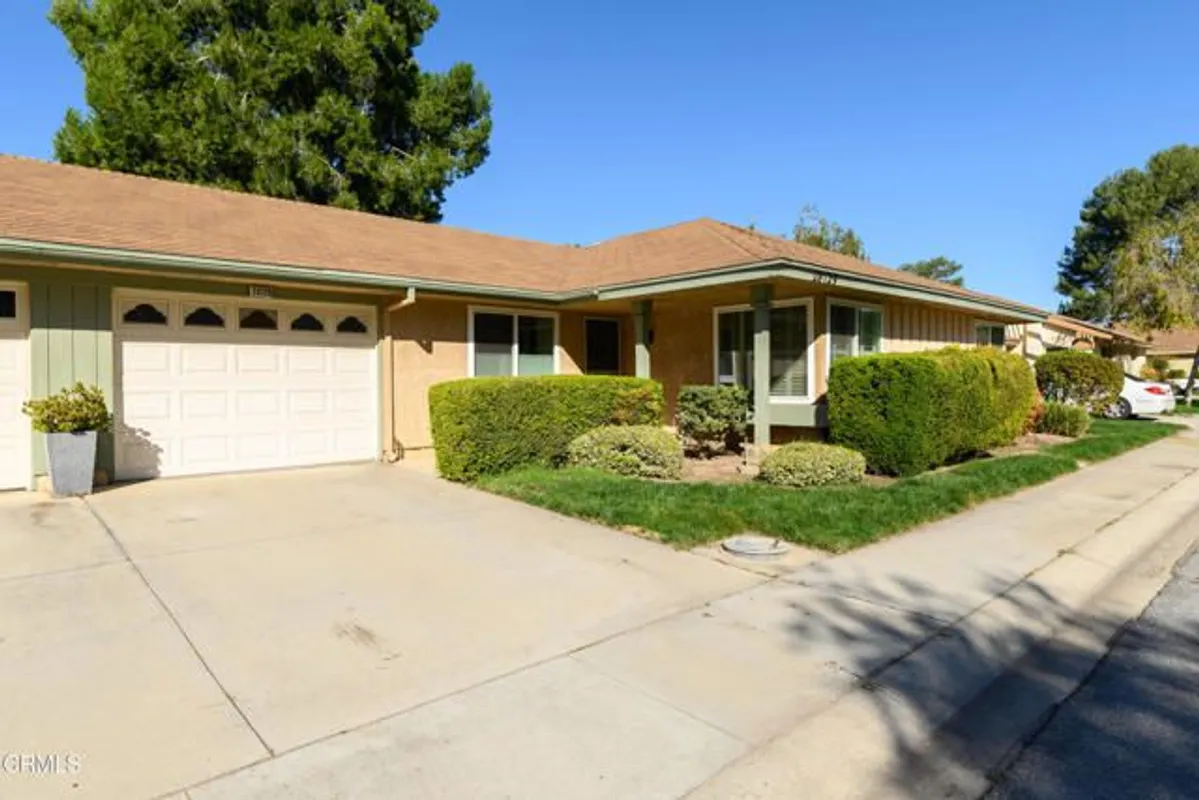Property Slideshow image 1 of 48 | 28129 village 28 28, Camarillo, CA, 93012
