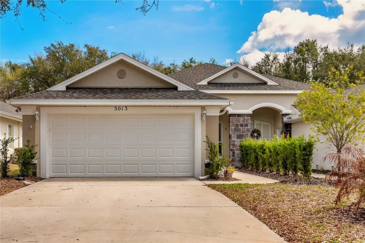 Property Slideshow image 1 of 39 | 3013 glin cir, Ormond Beach, FL, 32174