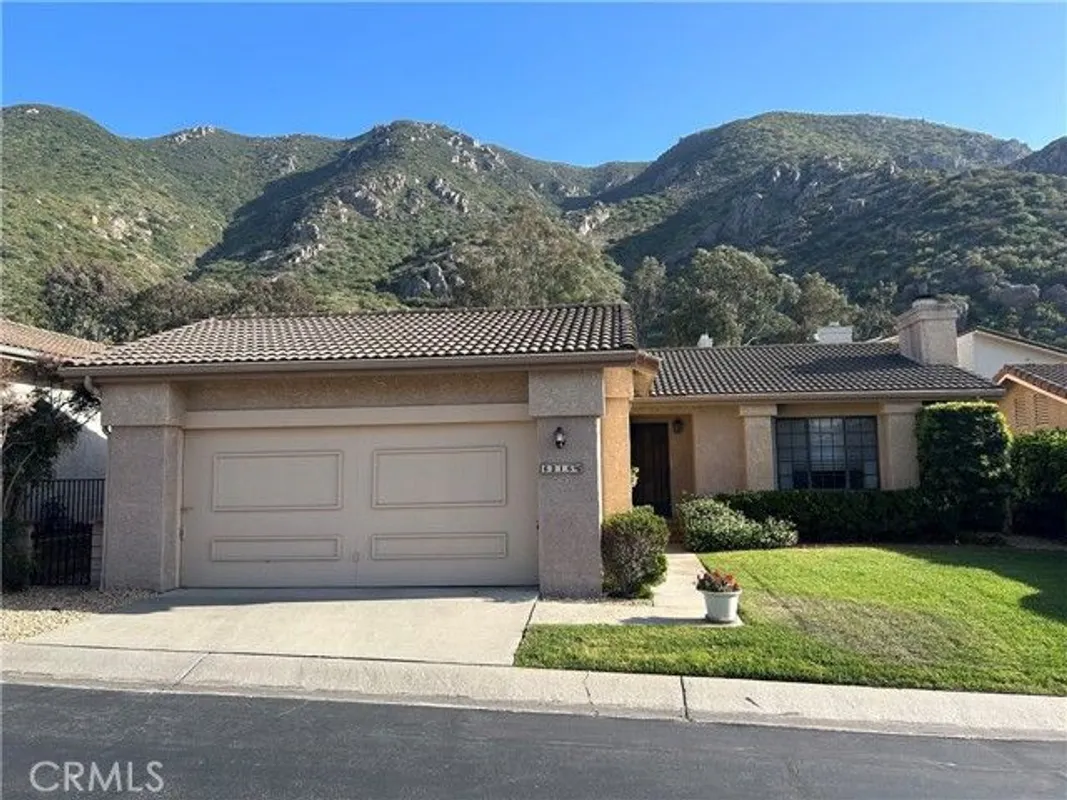 Property Slideshow image 1 of 19 | 6316 irena ave, Camarillo, CA, 93012
