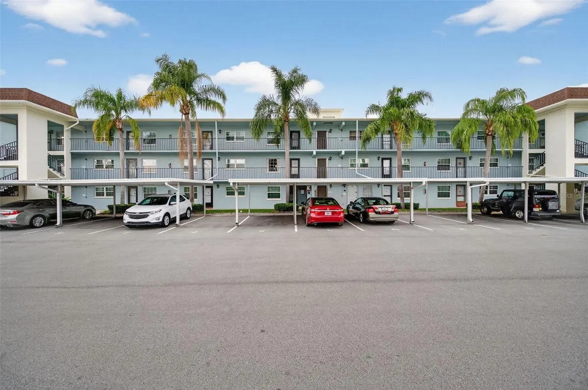 Property Slideshow image 1 of 44 | 1430 heather ridge blvd 101, Dunedin, FL, 34698