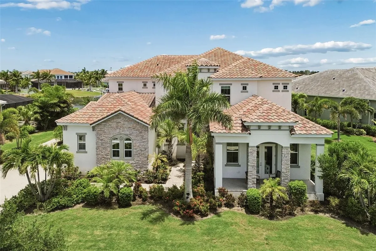 Property Slideshow image 1 of 72 | 823 manns harbor dr, Apollo Beach, FL, 33572