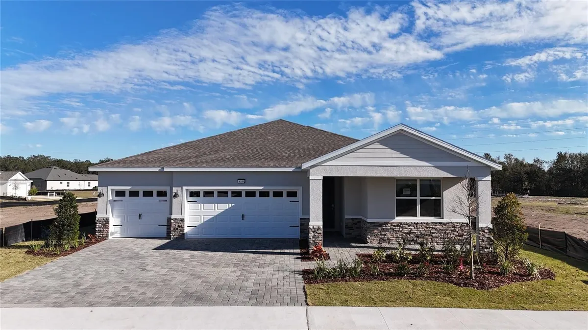 Property Slideshow image 1 of 28 | 8599 bridgeport bay cir, Mount Dora, FL, 32757