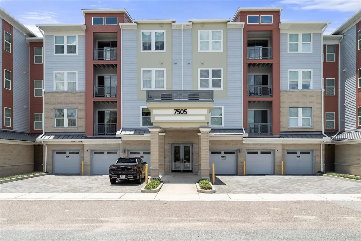 Property Slideshow image 1 of 43 | 7505 laureate blvd 2208, Orlando, FL, 32827