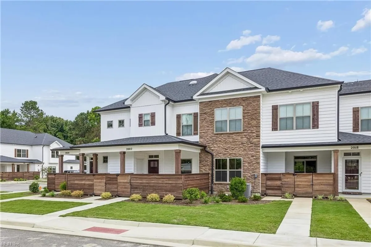 Property Slideshow image 1 of 44 | 2002 ashworth way, Suffolk, VA, 23435