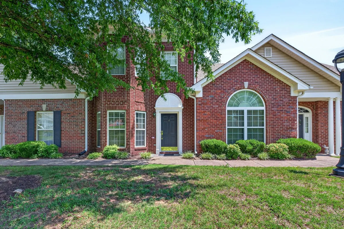 Property Slideshow image 1 of 39 | 8 baker ct, Lebanon, TN, 37087