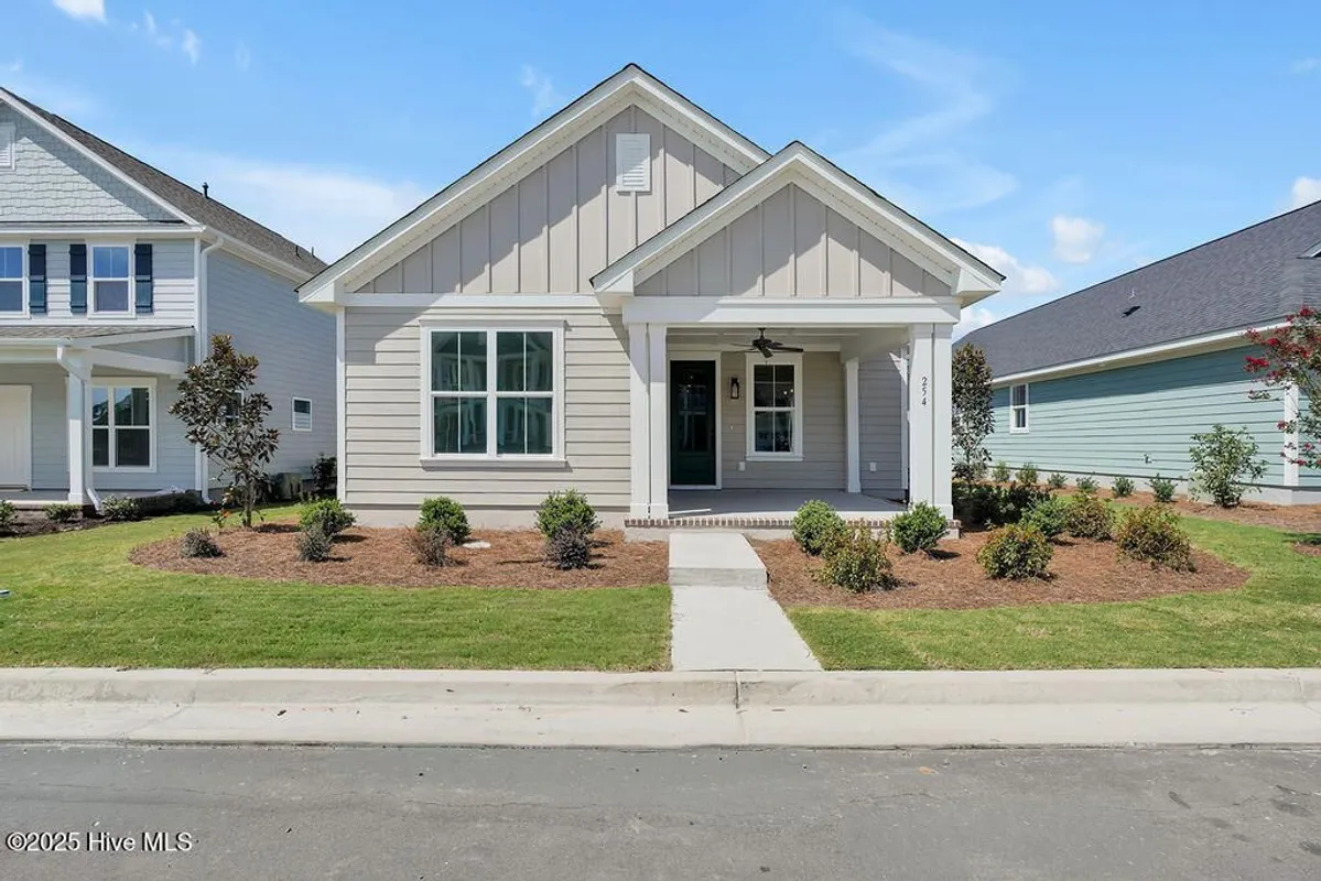 Property Slideshow image 1 of 26 | 254 longhill dr, Wilmington, NC, 28412