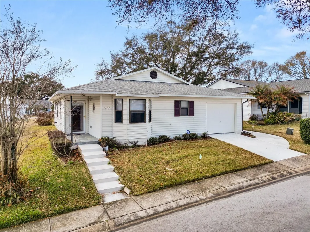 Property Slideshow image 1 of 42 | 3130 prairie dunes cir, Lakeland, FL, 33810